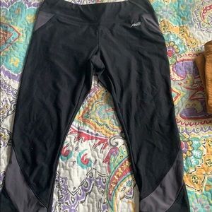 black Capri leggings